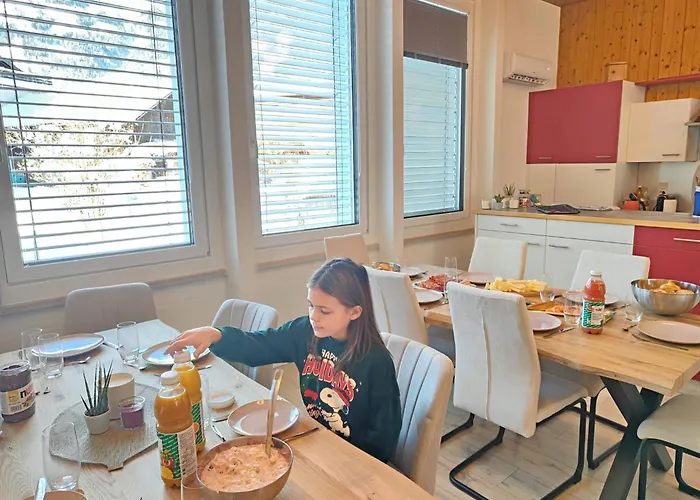 Vakantiehuis Ganzes Haus Fuer Dich 20min Bis Nach Interlaken Und Adelboden *